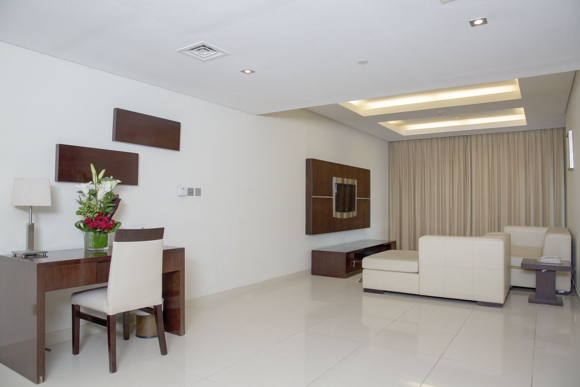 Staybridge Suites Dubai Internet City Exterior photo