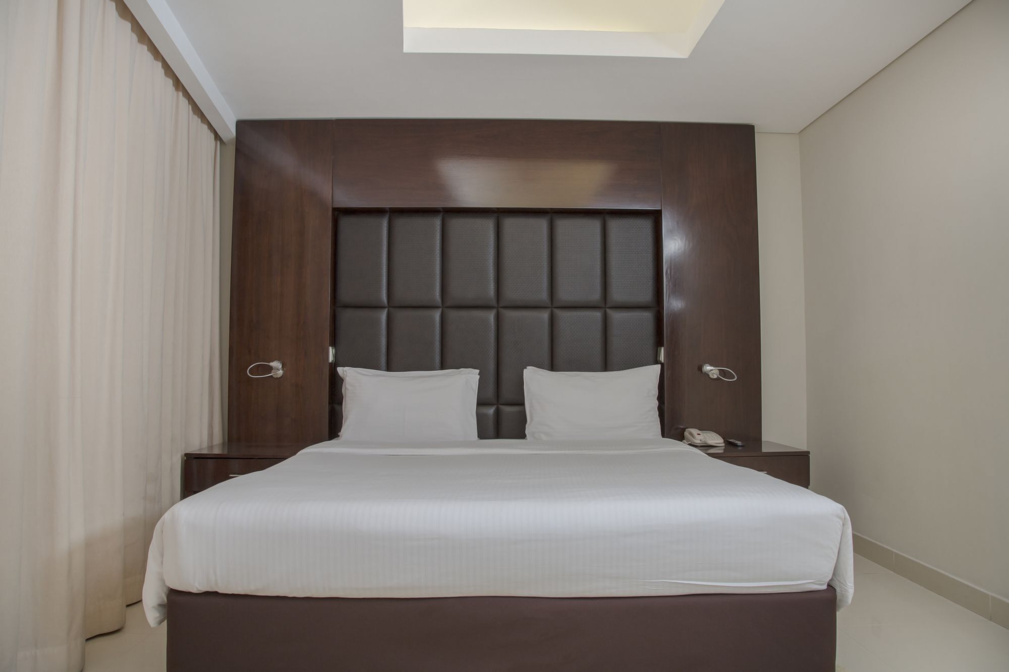 Staybridge Suites Dubai Internet City Exterior photo